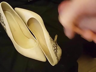 HD Gays Cum for wife's work shoes
